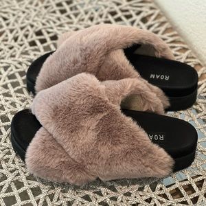 ROAM Cloud Slides- Size 41-taupe/brown. Like new. Never worn.